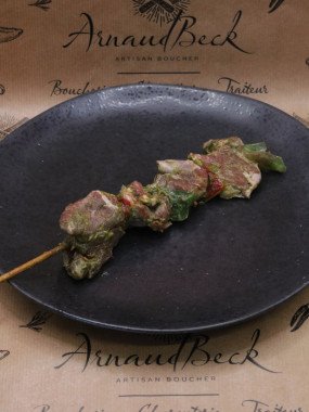 Brochette d’onglet de porc à l’ail des ours